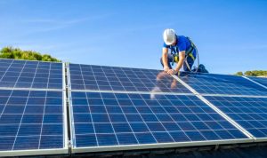 Installation et mise en production des panneaux solaires photovoltaïques à Roscoff